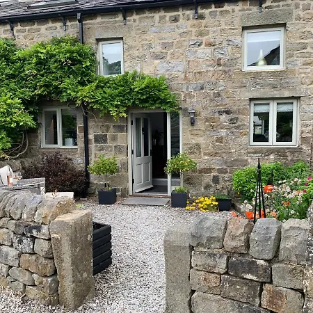 The Courtyard Cottage, Near Harrogate * Timble