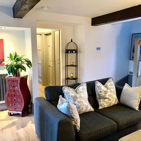 The Courtyard Cottage, Near Harrogate *