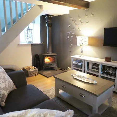 The Courtyard Cottage, Near Harrogate * Timble